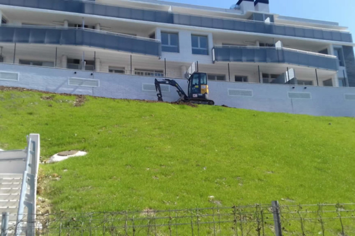 Urbanizar-excavaciones-retroexcavadora-4-gipuzkoa-900x600